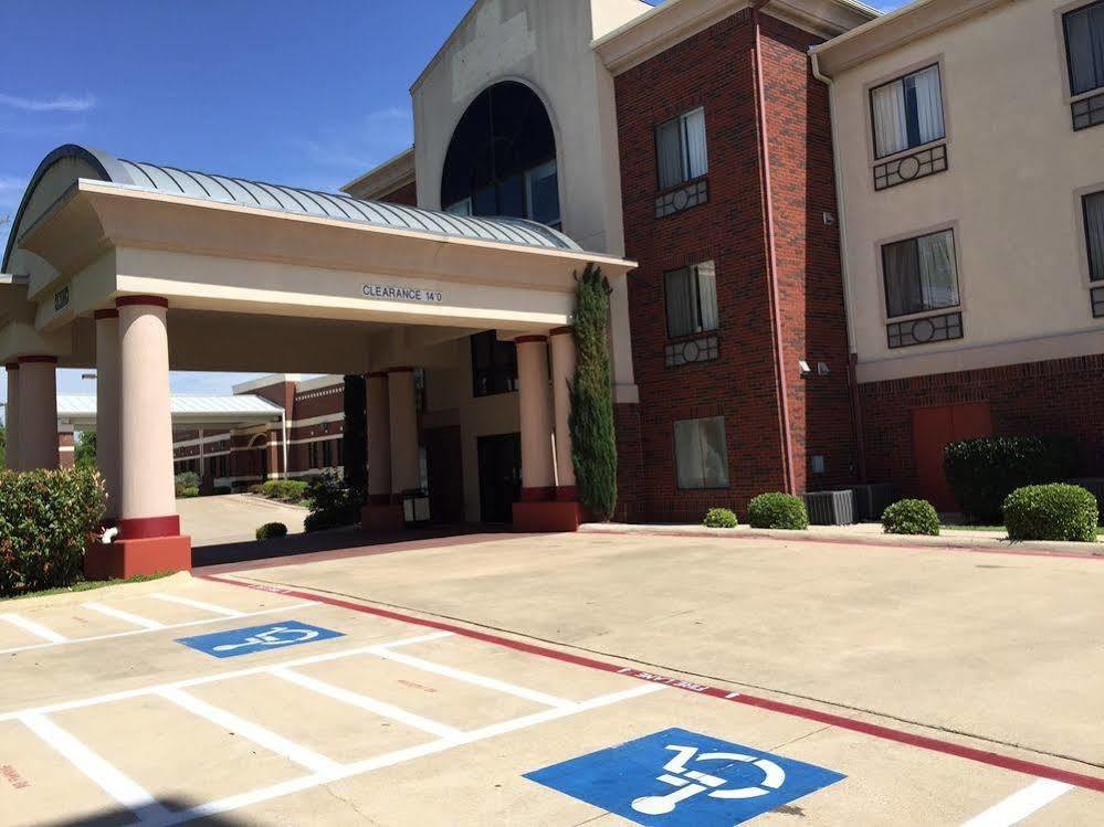 Quality Inn & Suites Lampasas Exterior photo