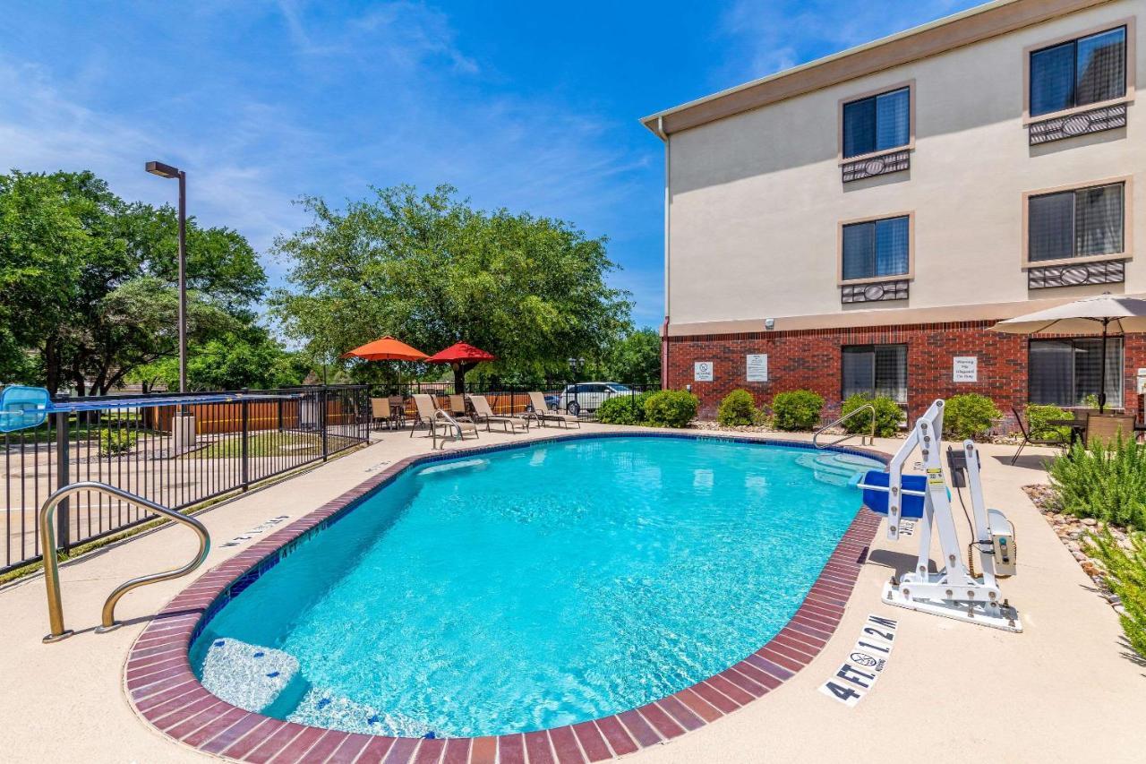 Quality Inn & Suites Lampasas Exterior photo