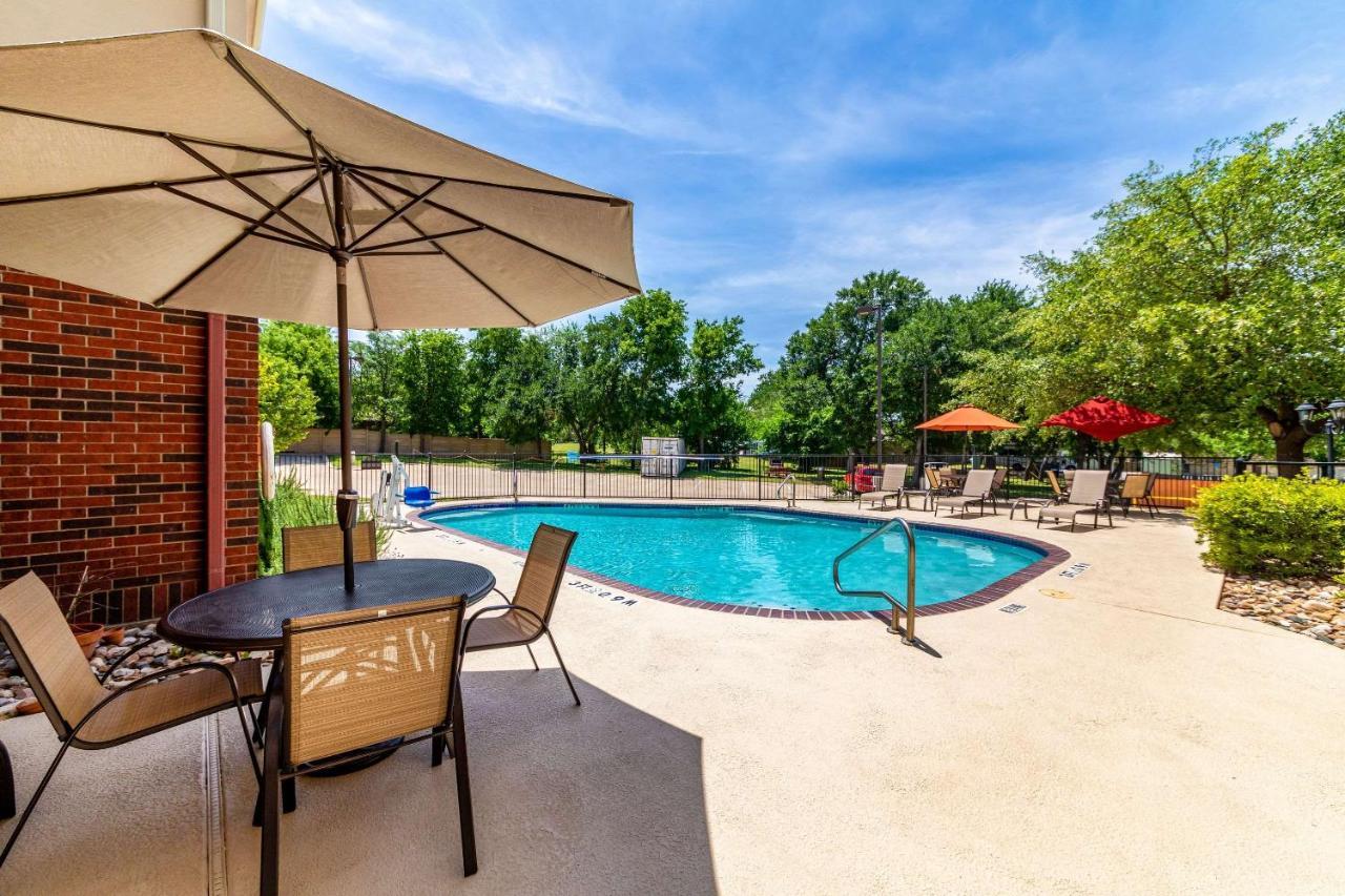 Quality Inn & Suites Lampasas Exterior photo